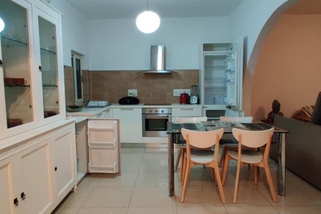 Confortable And Quiet Apartment In St. Julian Saint Julian's Екстериор снимка